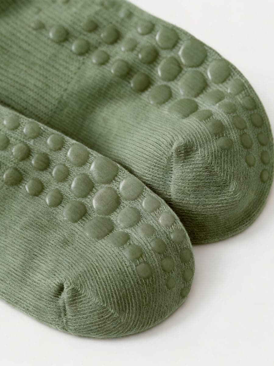 3 Pairs Non-Slip Grip Socks for Yoga Pilates Gym & Everyday Wear