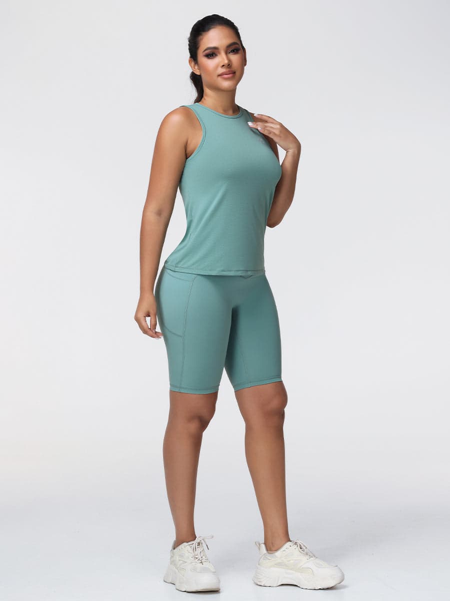 Quick-Dry Tank Top & Knee-Length Pocket Shorts Gym Set
