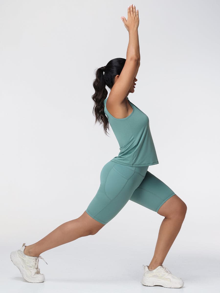 Quick-Dry Tank Top & Knee-Length Pocket Shorts Gym Set